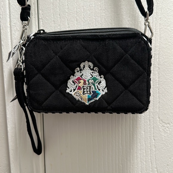 Vera Bradley Hogwarts Black All in One Crossbody RFID Limited Edition - Picture 2 of 7